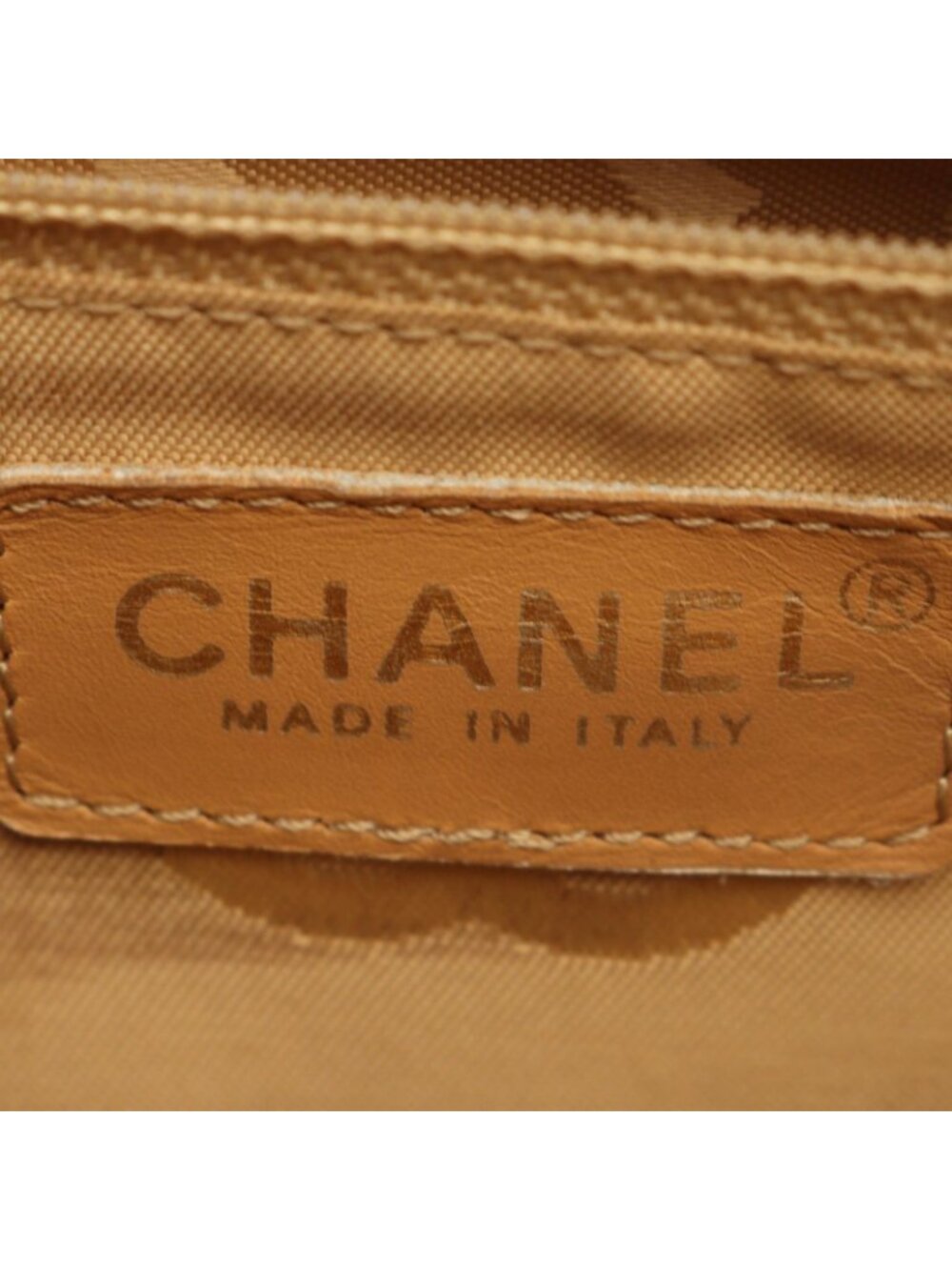 Chanel Tote CC Logo Beige Caviar Leather Handbag - Picture 4 of 10